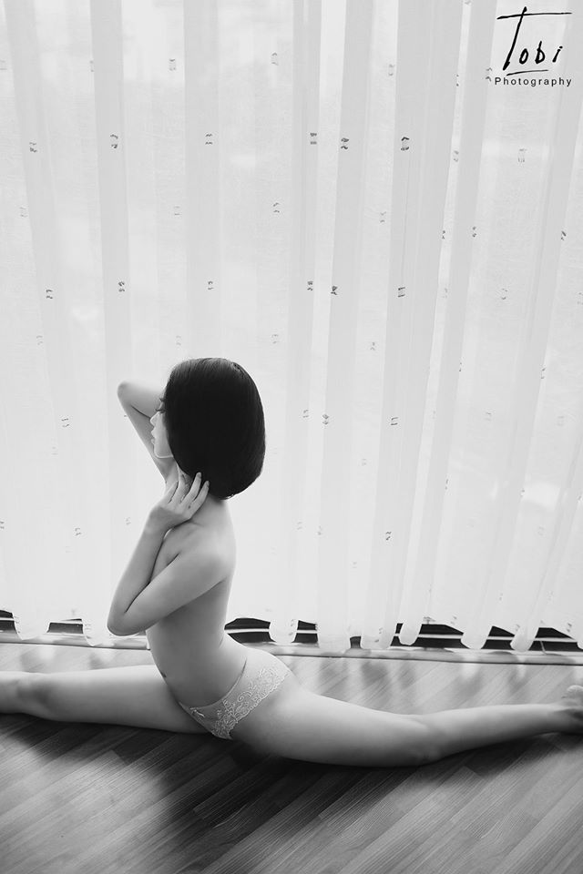 《乳环女》在线播放